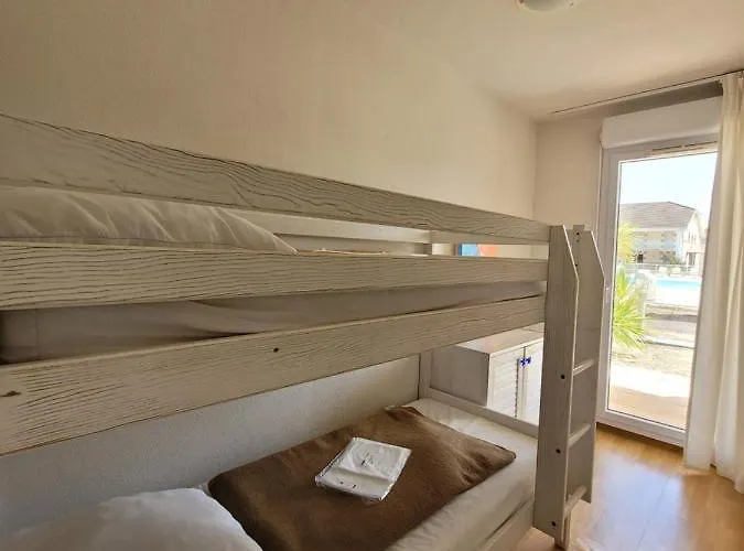 6 Places Proche Et Avec Piscine *